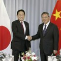 Kina i Japan dogovorile ekonomski dijalog na visokom nivou, sutra trilateralni sastanak sa predsednikom Južne Koreje