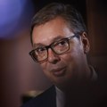 Vučić iz Londona: Opšte ludilo u svetu, sve ujela ce-ce muva