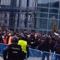 Haos u Madridu pred veliki derbi! Navijači Reala se potukli sa policijom