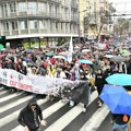 Slovenački mediji: Uprkos kiši nepregledne mase ljudi na protestu u Beogradu