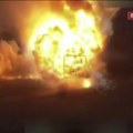 Ognjeni pakao za Azov! Ruska vojska spalila NATO oklop u Lugansku (video)