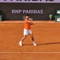 Novak tajno izašao na teren, Siner mu učinio uslugu: Odradio zagrevanje pred derbi Rolan Garosa