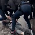 Lažni policajci i policajka ostaju iza rešetaka posle napada na Karaburmi Devojku oborili nasred ulice i oteli joj 3.000…