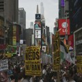 (FOTO/VIDEO) U SAD i širom sveta antiratne demonstracije, protest i na Menhetnu