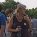 Majka studenta na protestu u Zrenjaninu: Luki je noga bila vezana lisicama