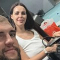 Mali Željko Ražnatović na Marakani gleda crvenu zvezdu i navija: Veljko i Bogdana ga doveli na utakmicu, a on presrećan