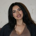 Tanji Savić umalo sevnule gaćice: Pevačica sa nikad dubljim šlicom, butina u prvom planu, a svi komentarišu jedno (foto)