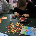 Izradom mozaika u Klubu Roma kroz igru i kreativni rad đaci OŠ „Stanislav Sremčevićˮ učili o razumevanju različitosti i…