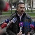 Blokaderi upali u dvoriše predsednika opštine, dete uplašeno odmah pozvalo oca: Napeto u Mionici tokom izbornog dana…