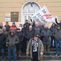 U Užicu protest zbog deponije „Duboko“, građani blokirali ulaz u Gradsku upravu (VIDEO)