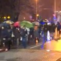Protest zbog otvaranja kladionice u Benskoj Bari pored dečjeg igrališta (VIDEO)