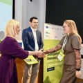 Gradu Kragujevcu uručeno priznanje na Forumu socijalnih inovacija