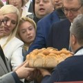 "Progoniće nas i goniti, slavimo slavu u nelakim uslovima!" Vučić se obraća na slavi SNS, prisustvuje ceo vrh stranke