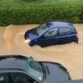 Jako nevreme pogodilo Čačak: Izlila se Loznička reka, automobili jedva prolaze ulicama (VIDEO)
