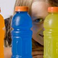 Gutljaj 100, mirisanje 50, fotka 200 dinara: Deca imućnih roditelja napravila biznis sa zabranjenim sokom