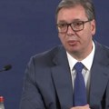 Vučić poručio opoziciji: Nisu problem fluoroscentni prsluci, ali...