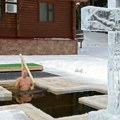 Ruski predsednik zaronio Putin se okupao u ledenoj vodi za Bogojavljenje Predsednik Rusije