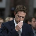 Saslušanje u senatu Zakerberg se izvinio porodicama zbog štete na društvenim mrežama