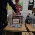 Počelo glasanje u Francuskoj, neizvjesnost uoči drugog kruga parlamentarnih izbora