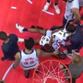 Horor scene U NBA ligi: Novajlija morao da napusti teren u kolicima! (video)