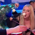 Na evroviziji scene kao iz filmova za odrasle Finkinja se oblizivala pred kamerama, publika zanemela zbog vrućih scena iz grin…