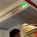 "Sedi dole,: P**** ti materina!" Muškarac vikao "Alahu akbar" i pretio da će dići avion za Glazgov u vazduh, čovek sa naših…
