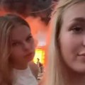 Dve devojke se snimale dok iza njih gori ruska fabrika: Posle ovog videa odmah su ih uhapsili!