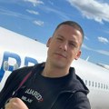 Objavom šokirala sve: Baka Prase odveo devojku na odmor, a ona je prevazišla samu sebe: Haljina sa prorezom, duboki dekolte…