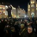 Pred više hiljada ljudi, na večerašnjem protestu, najavljeni Zakon o lustraciji i Zakon o poreklu imovine