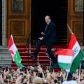 Pogledajte sada već čuvene plesne pokrete novog ministra zdravlja Mađarske (VIDEO)