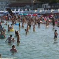 FOTO, VIDEO Plaže pune uprkos ratu: Ovako izgleda leto u Odesi dok odjekuju sirene za opasnost