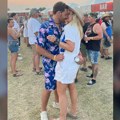 Voditeljka pokrenula internet potragu za tipom s kojim se ljubila na festivalu