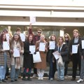 Protest studenata ispred zgrade javnog servisa: „Lajanje na RTS“