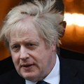 Boris Džonson ne odbacuje mogućnost da se vrati u britansku politiku