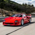 Zaposleni u auto kući slupao Ferrari od 3 miliona evra FOTO