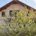 Ovo je porodična kuća naše pevačice u Kruševcu, a sada živi u luksuznom kraju gde cena kvadrata ide i do 5 hiljada evra…