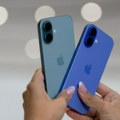 Trump prijeti Appleu carinom od 25 posto ako se iPhone ne bude proizvodio u SAD-u