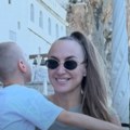 "Prestao je da govori" Naša pevačica lila suze zbog sina, sada otkrila nove detalje: "Sama ga podižem, bez ičije pomoći"