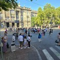 „Budite nova struja promena“: ETF u blokadi poželeo sreću maturantima na prijemnom