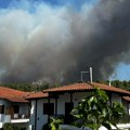 Vatrena stihija besni na Dinari: Požar kod Bosanskog Grahova prešao granicu, ljudi iscrpljeni, kanaderi gase sa hrvatske strane…