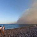 U Grčkoj novi porast temperature, požari pustoše Rodos i Krf