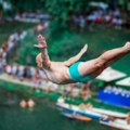 Tradicionalni 32. Skokovi sa starog železničkog mosta u subotu na Gradskoj plaži (VIDEO)