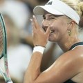 Klara Tauson i Elina Svitolina u četvrtfinalu turnira u Montrealu