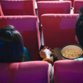 Dečko je odveo u bioskop za odrasle: Nije znala šta da očekuje, a kad su se ugasila svetla - obuzela je jeza