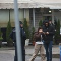 "Jutros me je zagrlio": Dramatično na mestu gde je nađeno telo mladića, sestra moli policiju da vidi telo brata: Okupili se i…