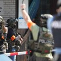 Talačka kriza u Nemačkoj: Naoružani napadači upali u banku, specijalci opkolili grad, kruže helikopteri