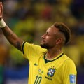 (VIDEO) Brazilci „napali“ Davidea Anćelotija i pretili njegovoj supruzi zbog poteza prilikom ulaska Nejmara u igru: Italijan…