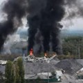 Hiljadu bala slame gori u nemačkom skladištu, vatrogasci danima gase vatru