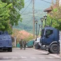 Eksplozije u blizini policijskih stanica u Zvečanu i Severnoj Mitrovici, kolone kamiona na prelazima