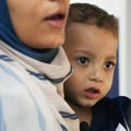 Prvi avion sa ranjenom palestinskom decom stigao u Ujedinjene Arapske Emirate